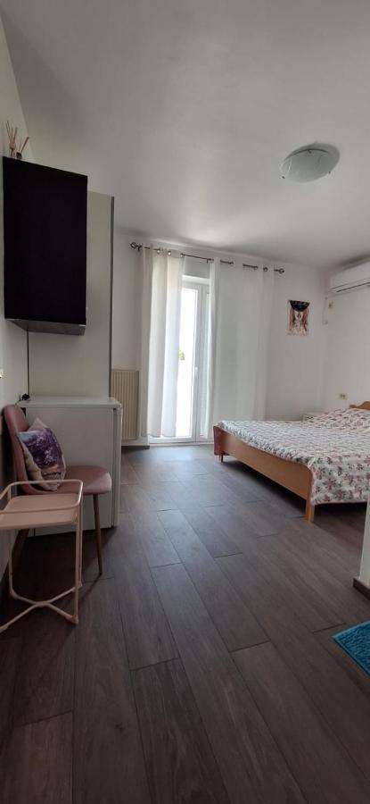 Apartments Villa Milenka โนวาลยา ภายนอก รูปภาพ