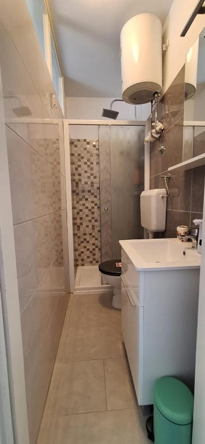 Apartments Villa Milenka โนวาลยา ภายนอก รูปภาพ