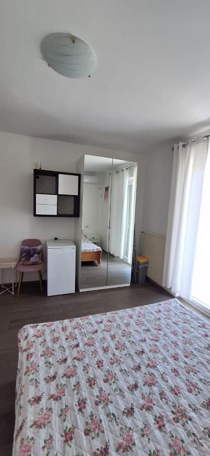 Apartments Villa Milenka โนวาลยา ภายนอก รูปภาพ
