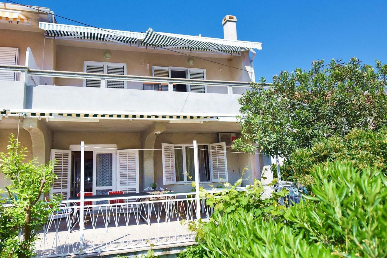 Apartments Villa Milenka โนวาลยา ภายนอก รูปภาพ