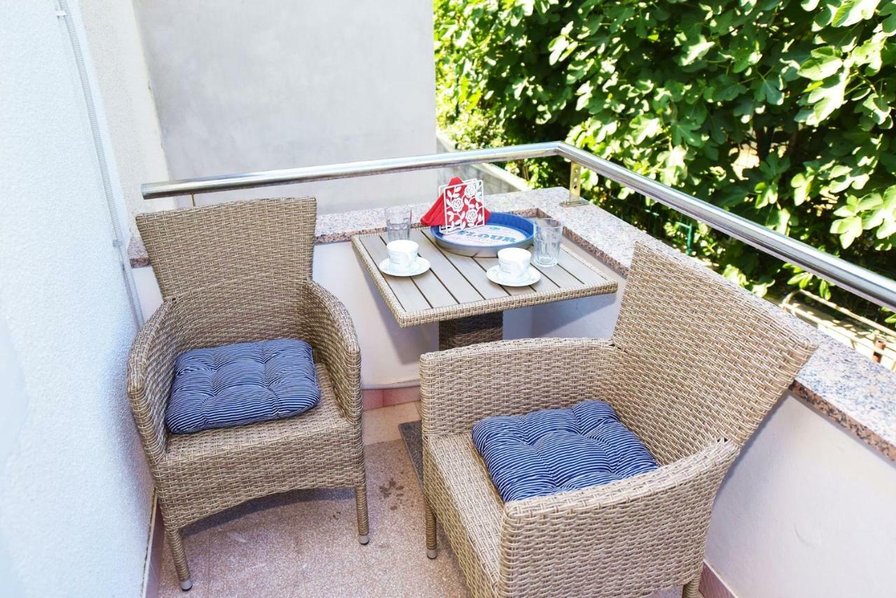 Apartments Villa Milenka โนวาลยา ภายนอก รูปภาพ